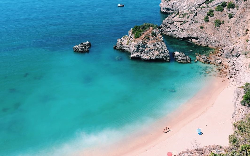 Como chegar a Praia da Ribeira do Cavalo em Sesimbra toda Informao